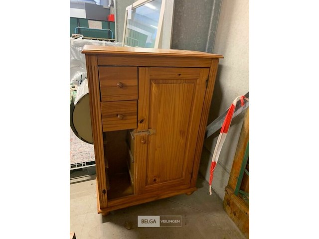 Houten kastje - afbeelding 1 van  2