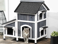 Houten kattenhuis met bloempot, ramen, meerdere ingangen