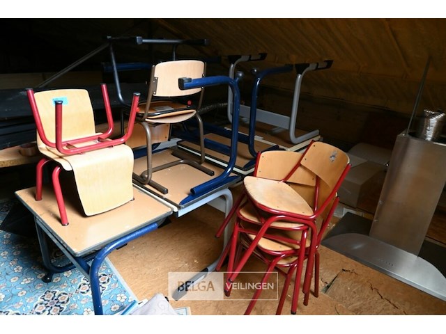 Houten kindertafeltje met kinderstoeltjes (7x) - afbeelding 1 van  1