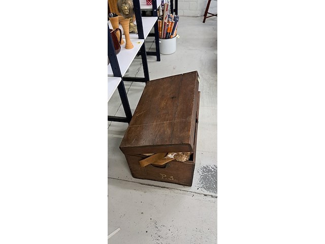 Houten kist met beren - afbeelding 2 van  2