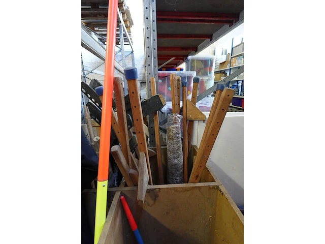 Houten kist met diverse spelen - afbeelding 7 van  12