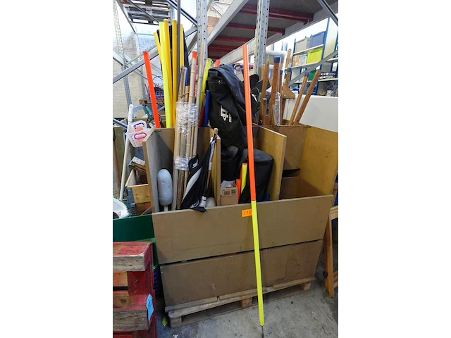 Houten kist met diverse spelen - afbeelding 8 van  12