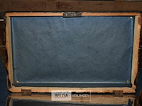 Houten kist met inhoud - afbeelding 3 van  3