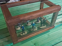 Houten kist met kuifje figuren verzamelobject l 335 mm b200 mm h 200 mm - afbeelding 1 van  7