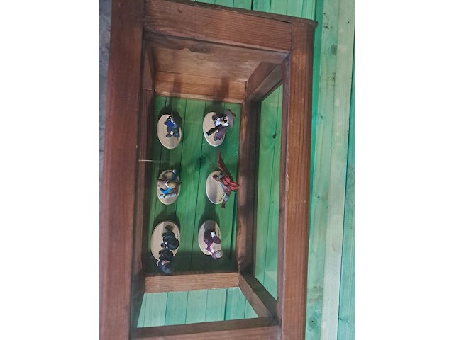 Houten kist met kuifje figuren verzamelobject l 335 mm b200 mm h 200 mm - afbeelding 6 van  7