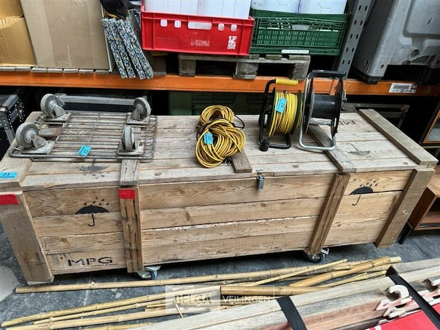 Houten kist op wielen l202 cm - afbeelding 1 van  2