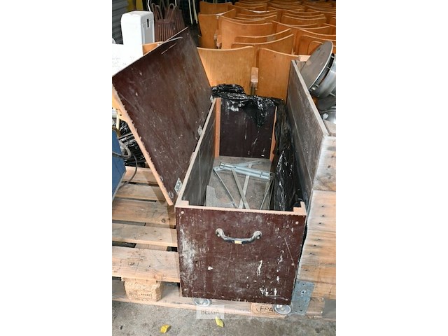 Houten kist op wielen - afbeelding 4 van  4