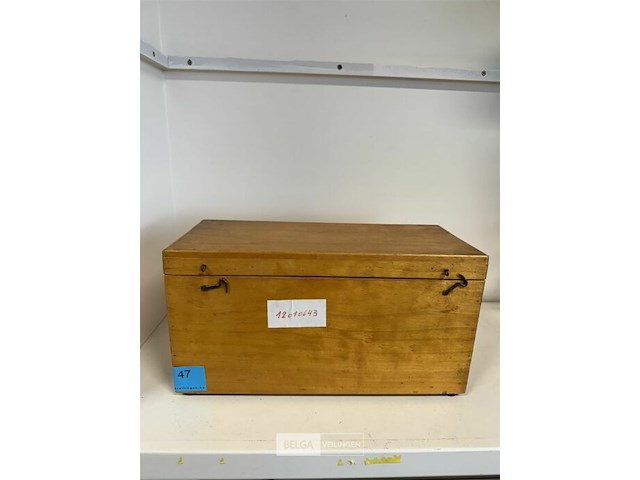 Houten kistje met alcoholmeter/hydrometer - afbeelding 1 van  3