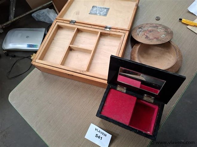 Houten kistje - afbeelding 2 van  2
