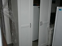 Houten kleerkast met spiegel