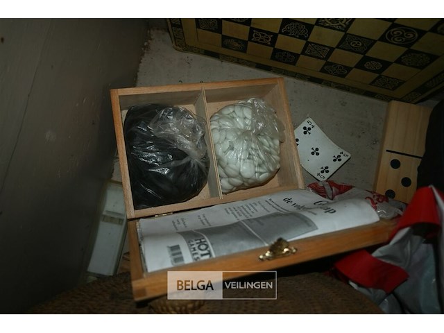 Houten koffer met deksel - afbeelding 7 van  7