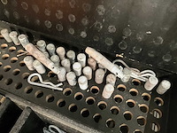 Houten koffer met pinnenset en toebehoren - afbeelding 3 van  7