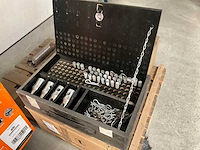 Houten koffer met pinnenset en toebehoren - afbeelding 1 van  7
