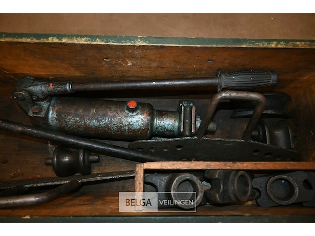 Houten koffer met plooigereedschap - afbeelding 2 van  6