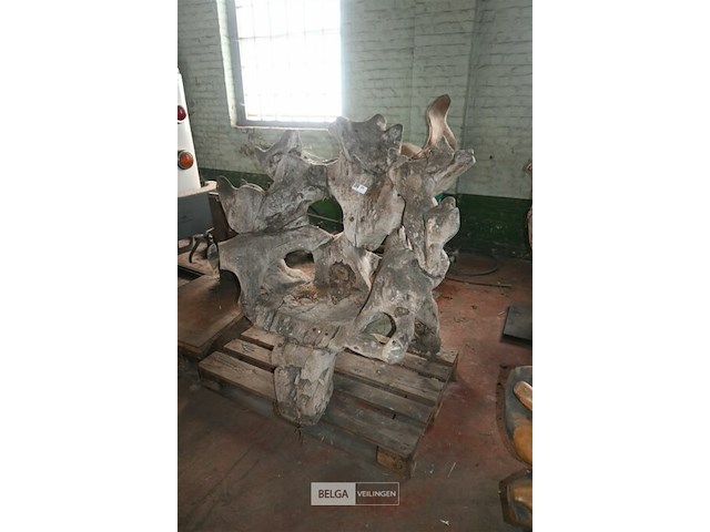 Houten kunstwerk / stoel - afbeelding 1 van  5