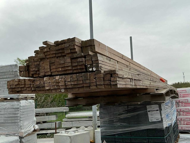 Houten latten (220x) - afbeelding 1 van  3