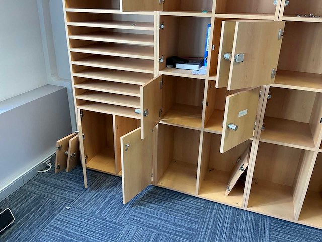 Houten locker-/opbergkast - afbeelding 7 van  8