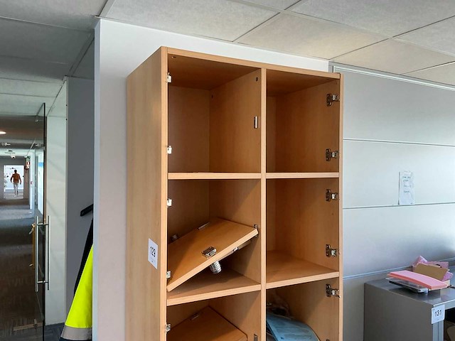 Houten locker-/opbergkast - afbeelding 3 van  6