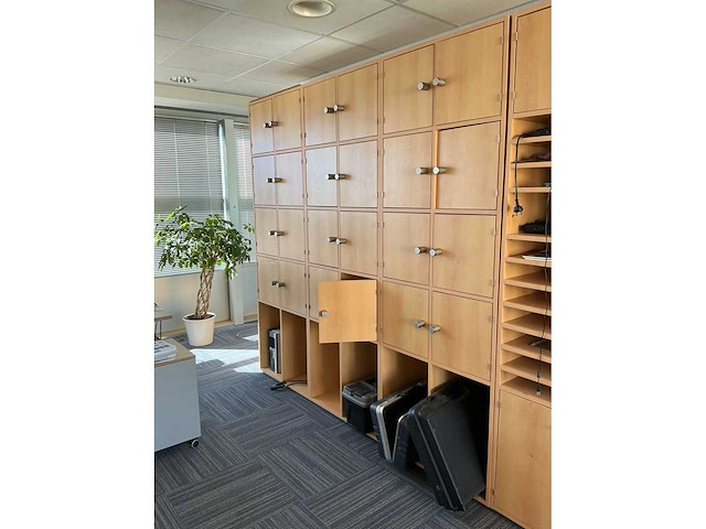 Houten locker-/opbergkast - afbeelding 3 van  7