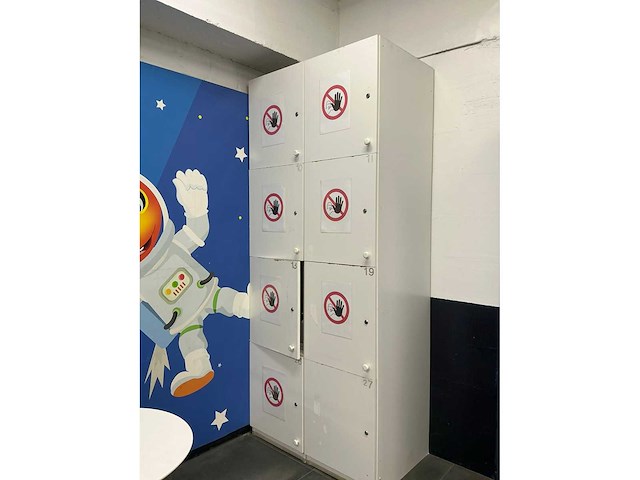 Houten lockerkast - afbeelding 2 van  3