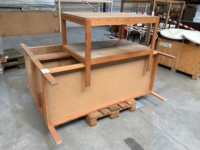 Houten magazijn tafels (3x) - afbeelding 1 van  2