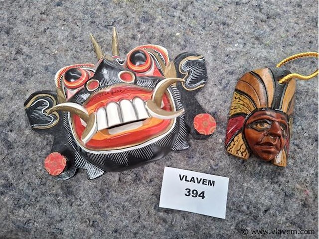 Houten masker - afbeelding 1 van  1