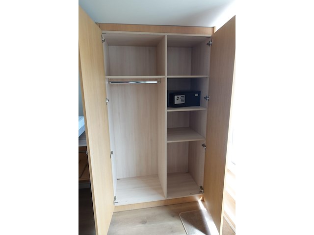 Houten meubels - afbeelding 2 van  5