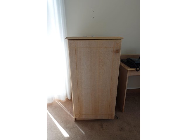 Houten meubels - afbeelding 1 van  3