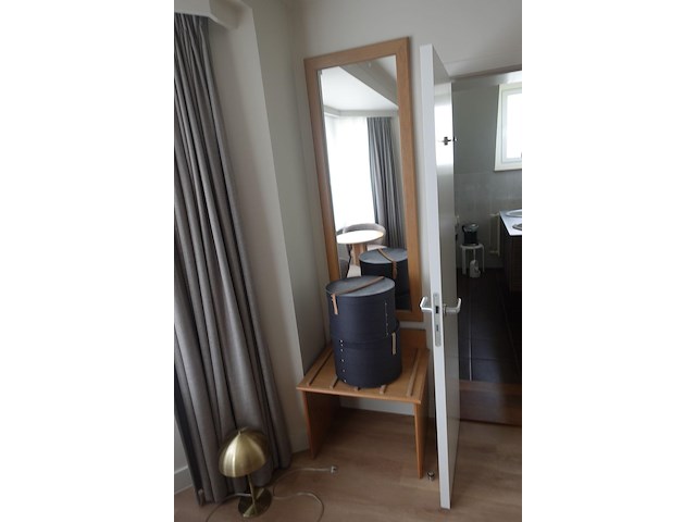 Houten meubels - afbeelding 2 van  2