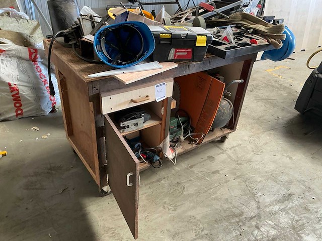 Houten mobiele werkbank - afbeelding 2 van  4