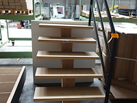 Houten modeltrap + metalen leuning - afbeelding 1 van  2