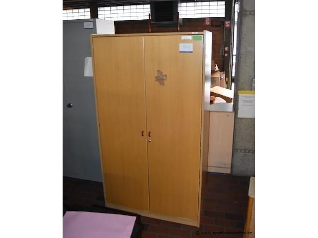 Houten opbergkast - afbeelding 1 van  1