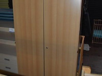 Houten opbergkast - afbeelding 1 van  1