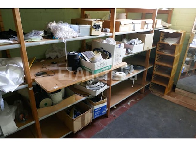 Houten opbergrek met legborden - afbeelding 2 van  4