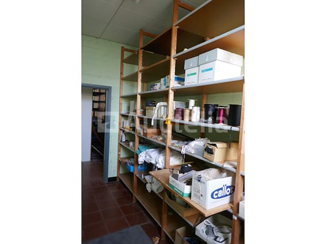 Houten opbergrek met legborden - afbeelding 3 van  4