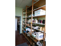 Houten opbergrek met legborden - afbeelding 3 van  4