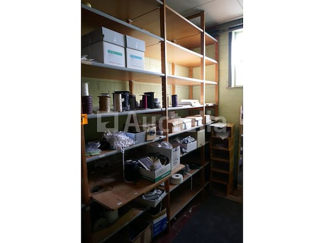 Houten opbergrek met legborden - afbeelding 4 van  4