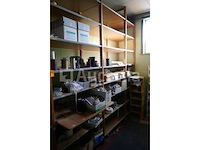 Houten opbergrek met legborden - afbeelding 4 van  4