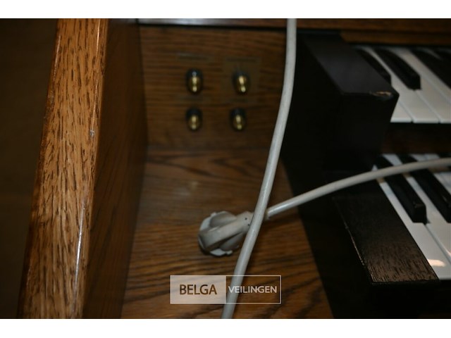 Houten orgel - afbeelding 8 van  8