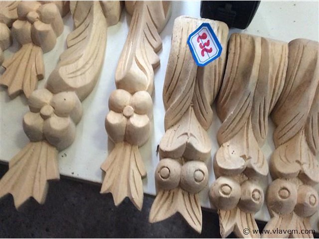 Houten ornamenten - afbeelding 2 van  2