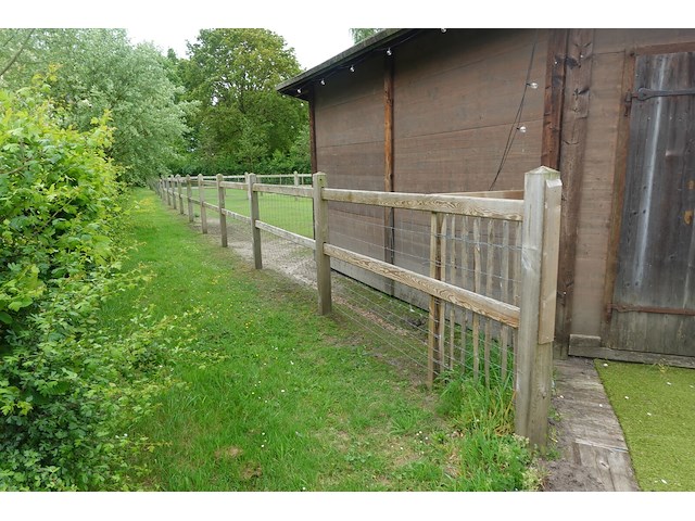 Houten paardenomheining - afbeelding 2 van  13