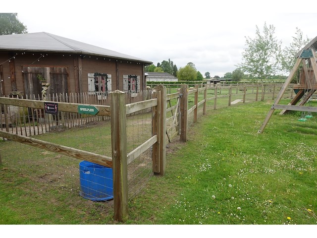 Houten paardenomheining - afbeelding 1 van  13