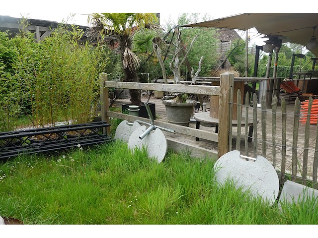 Houten paardenomheining - afbeelding 1 van  5