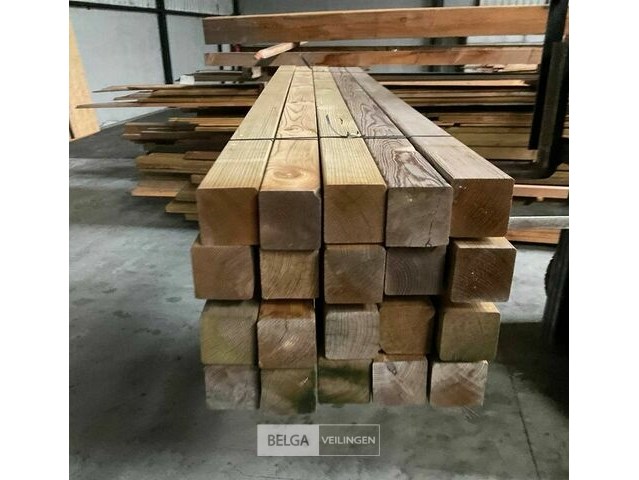 Houten palen - lummen