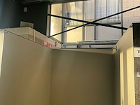 Houten paskamer voorzien van spiegel - afbeelding 10 van  10