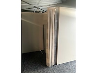 Houten paskamer voorzien van spiegel - afbeelding 5 van  7