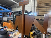 Houten paspop bermudes op metalen voet - afbeelding 1 van  3