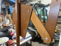 Houten paspop bermudes op metalen voet - afbeelding 2 van  3