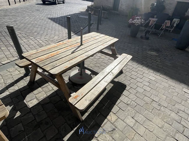 Houten picknicktafel met parasolvoet coca-cola - afbeelding 1 van  8