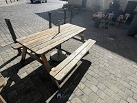Houten picknicktafel met parasolvoet coca-cola